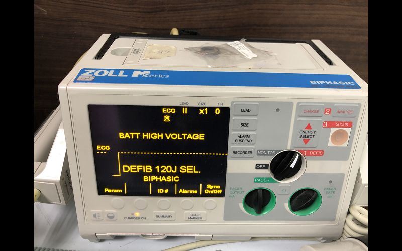 電擊器 廠牌: ZOLL 型號: